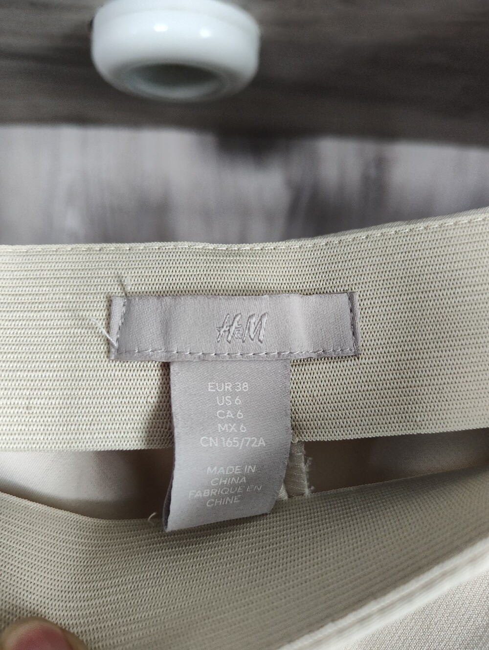 H&M Cream Wide-Leg High-Waist Pants with Gold Buttons - Picture 5 of 6